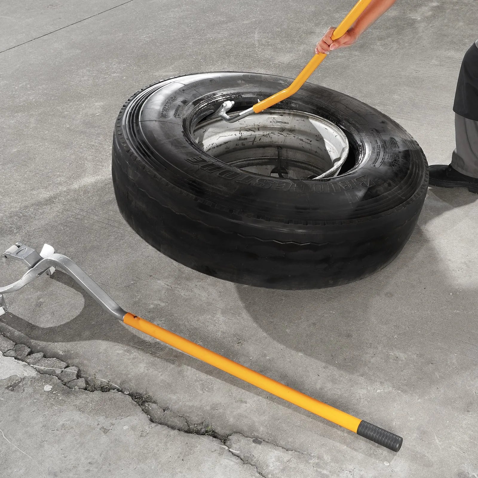 TireEase™ Heavy-Duty Truck Tire Changer Mount & Demount Tool