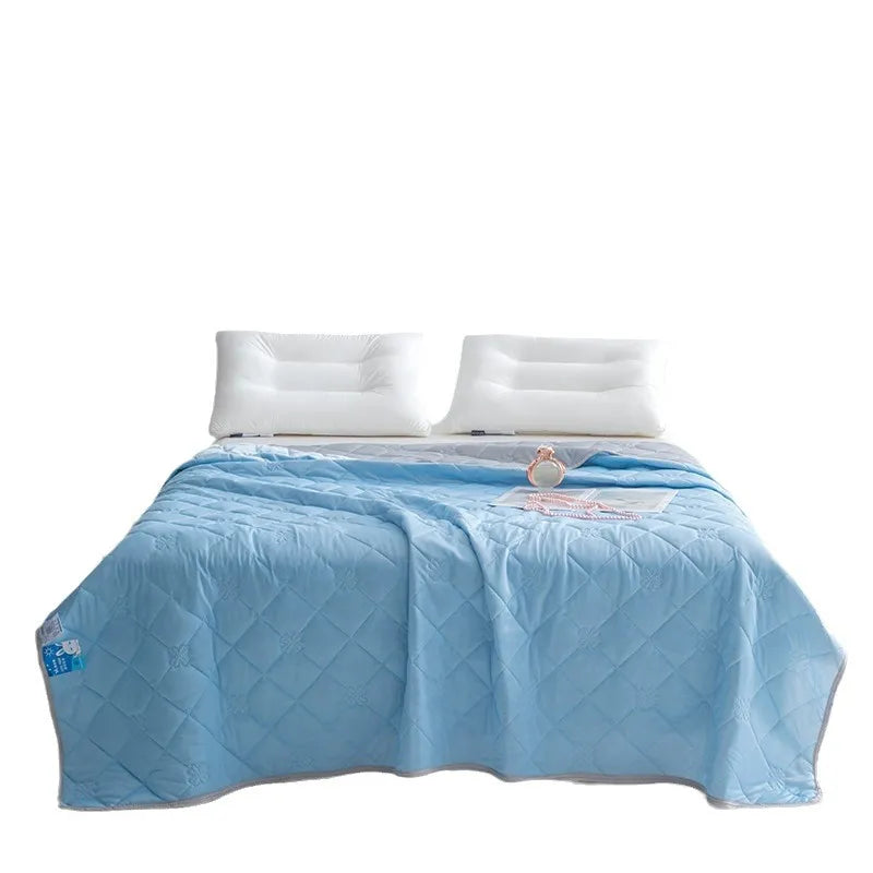 CoolBreeze™ Summer Silk Quilt – Breathable Airy Cover